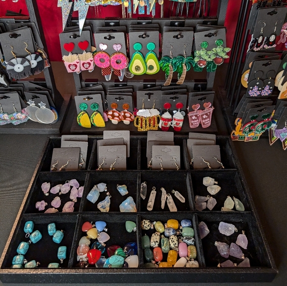 Crystals & Gemstones LIVE LISTING - Picture 8 of 8